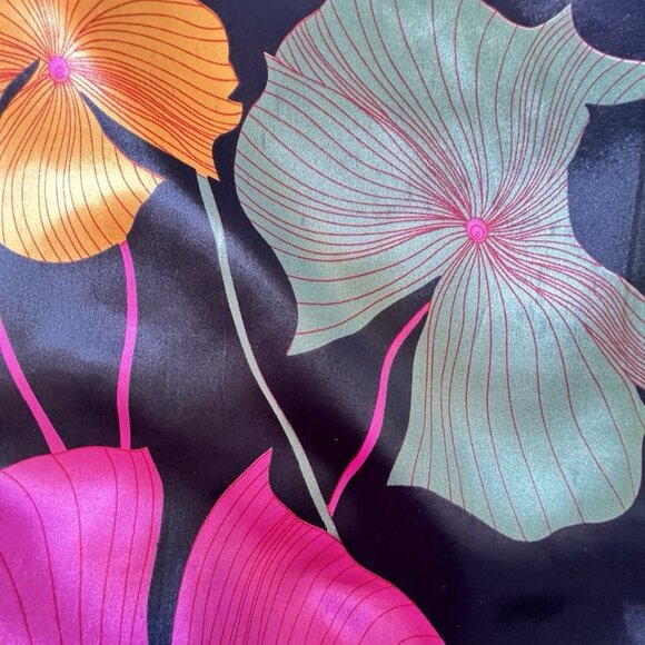 Botanical Silk-Feel Scarf Vibrant Floral 34” Square Elegant - Picture 10 of 11